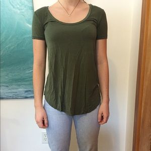 Women’s American Eagle shirt.